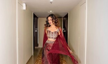 श्रवण कुमार  के थाई-हाई स्लिट ऑउटफिट में अभिनेत्री सीरत कपूर ने की तस्वीरें शेयर