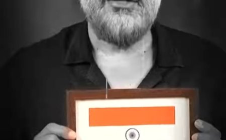 विवेक रंजन अग्निहोत्री ने स्वतंत्रता दिवस पर दोस्तों और परिवार को असली भारतीय झंडे देने का किया आग्रह